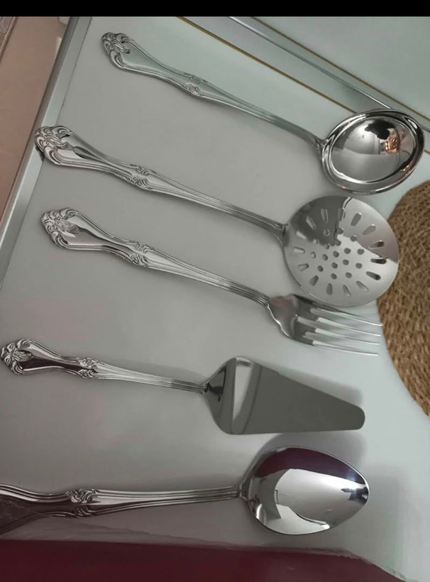 سرویس قاشق و چنگال 89پارچه۱۲ نفر استیل مدل لاله زار نهییرترکیه